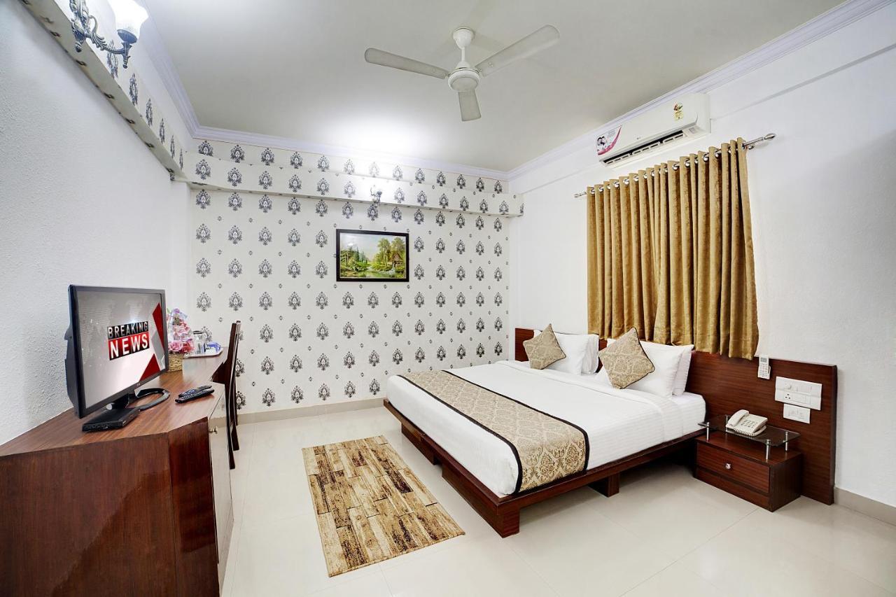 The Liverpool Blue Hotels Bangalore Eksteriør billede
