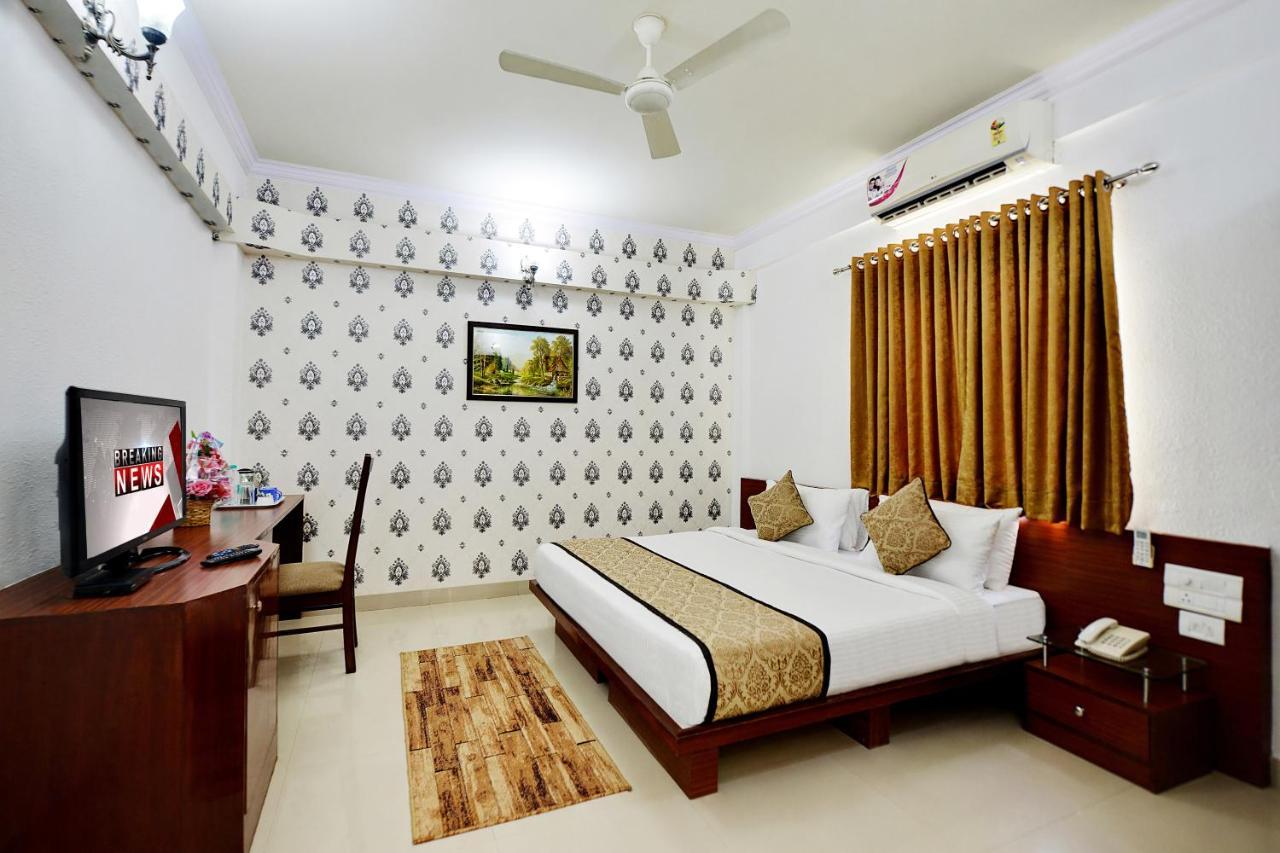 The Liverpool Blue Hotels Bangalore Eksteriør billede