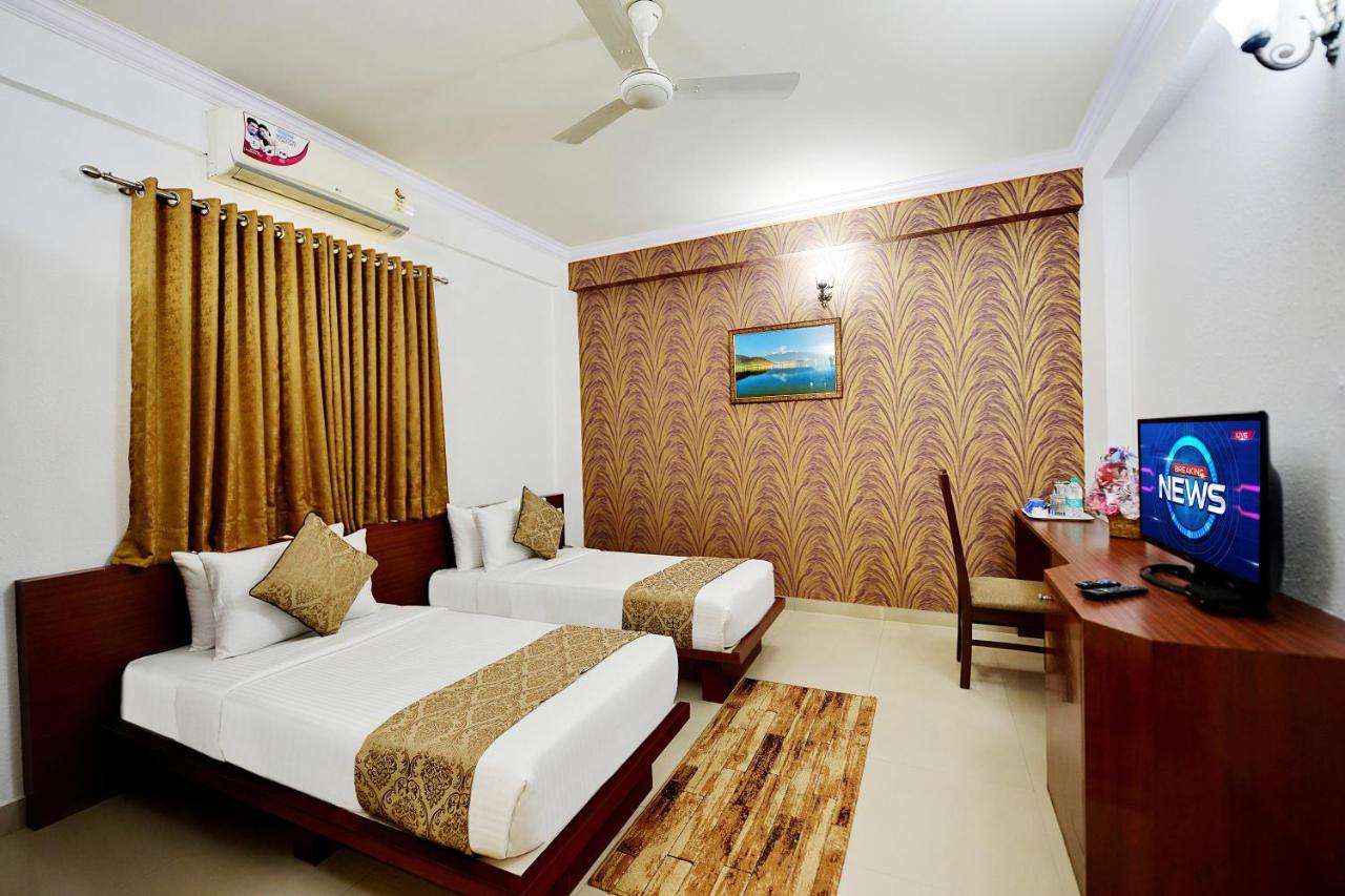 The Liverpool Blue Hotels Bangalore Eksteriør billede