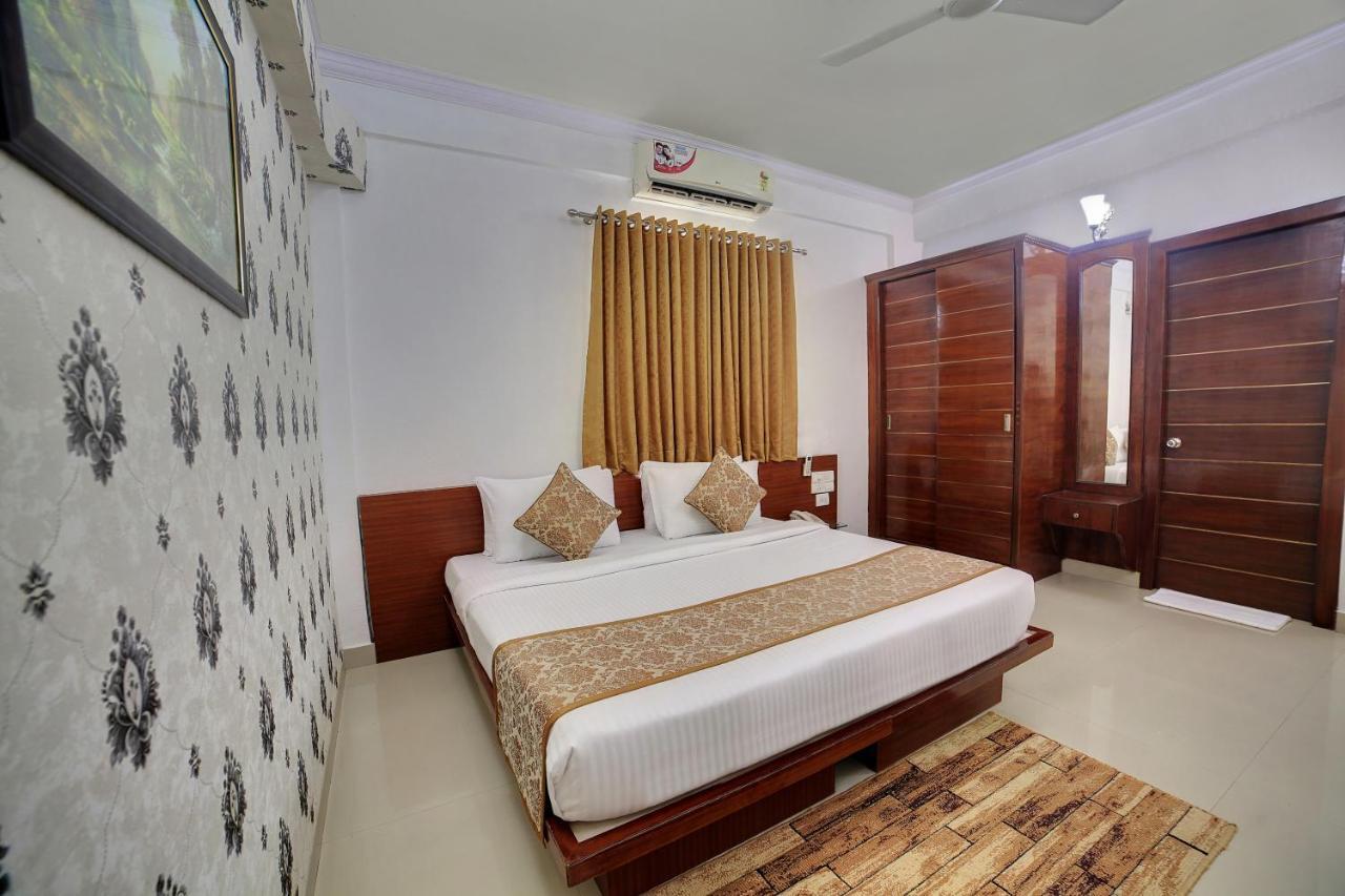 The Liverpool Blue Hotels Bangalore Eksteriør billede